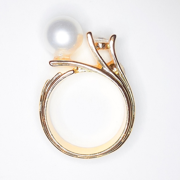 🎀18k White Pearl Ring - Picture 2 of 6